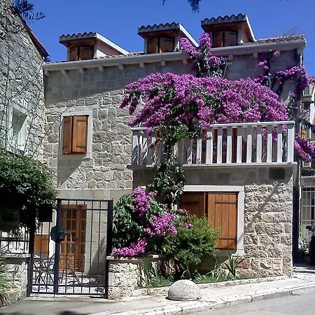 Maison d'hôtes Stone Flower Split